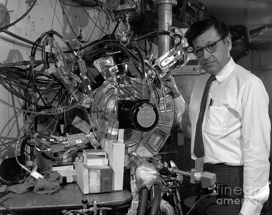 Albert Ghiorso, químico nuclear, gran contribuyente a la síntesis de elementos artificiales
