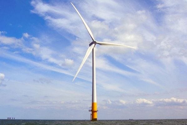 Una turbina eólica marina, parte del emplazamiento del parque eólico London Array, situado en el estuario exterior del Támesis, a unas 70 millas al este de Londres.