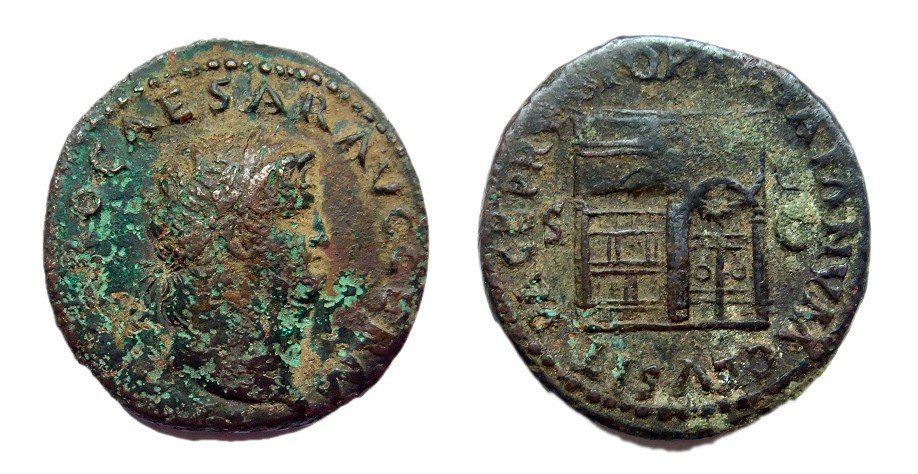 Moneda romana atacada por la enfermedad del bronce