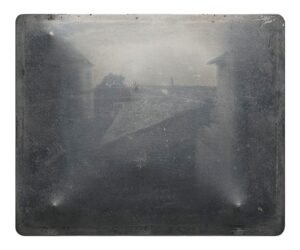 o sobre placa de estaño) de 1827 por Joseph Nicéphore Niépce, tomada en Le Gras, Francia