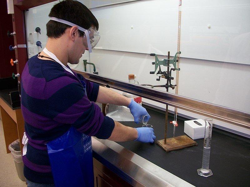 Síntesis de cloruro de pentaamminaclorocobalto (III)