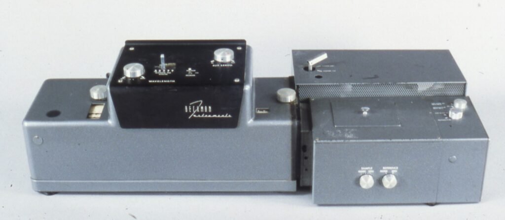 Espectrofot&oacute;metro ultravioleta Beckman DK1