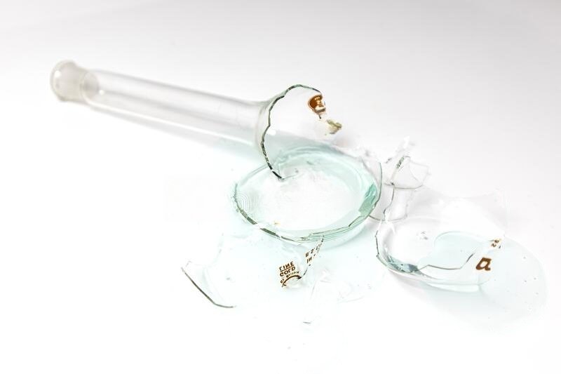 8. Peligros del trabajo con vidrio