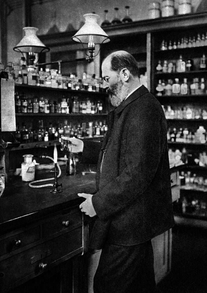 Emil Fischer en su laboratorio. Cortes&iacute;a del Instituto Kaiser Wilhelm