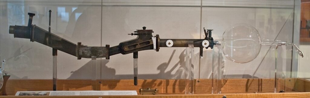 Réplica del tercer espectrómetro de masas de Aston