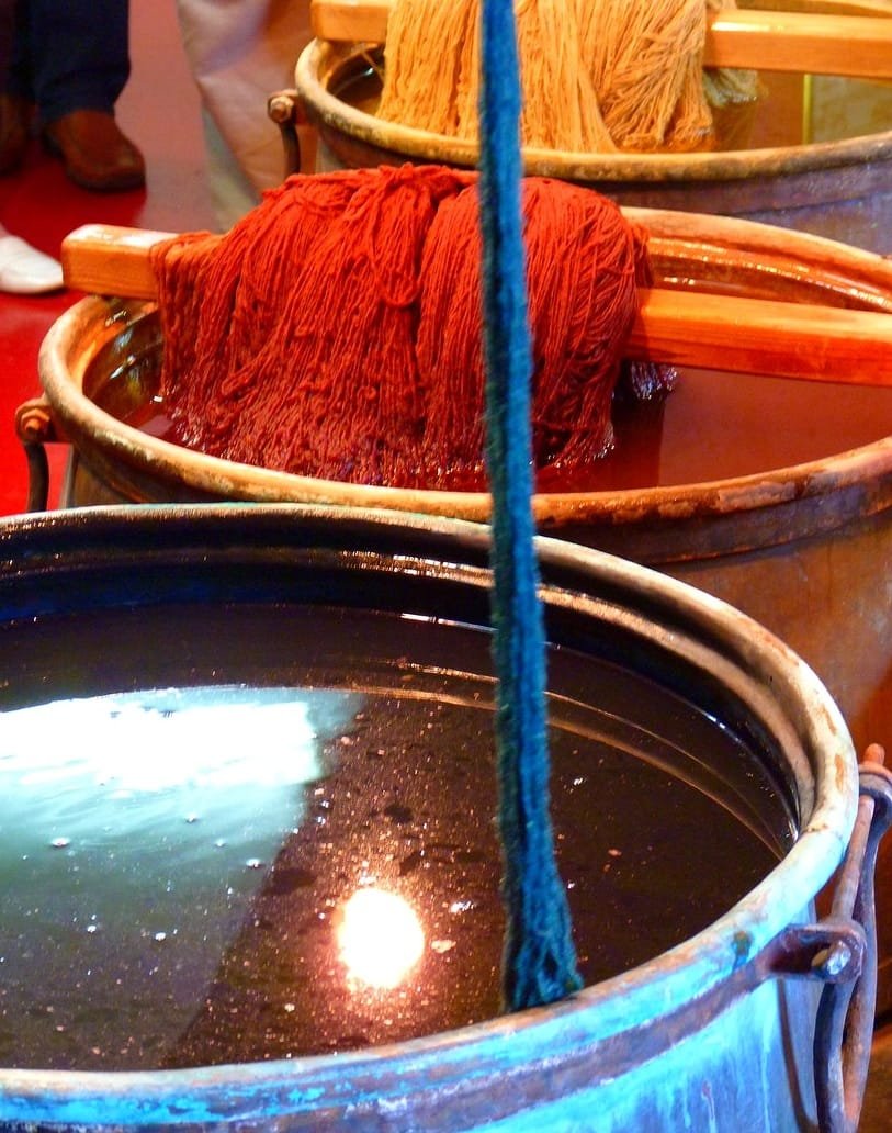 Teñido de Fibras con un Colorante Natural